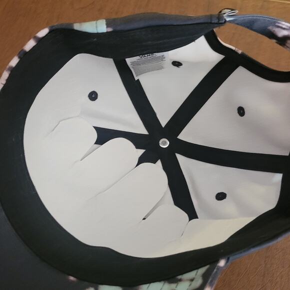 Vans Black, Bleach-Dyed Baseball Cap New, never been used Size adjustable - Picture 8 of 9